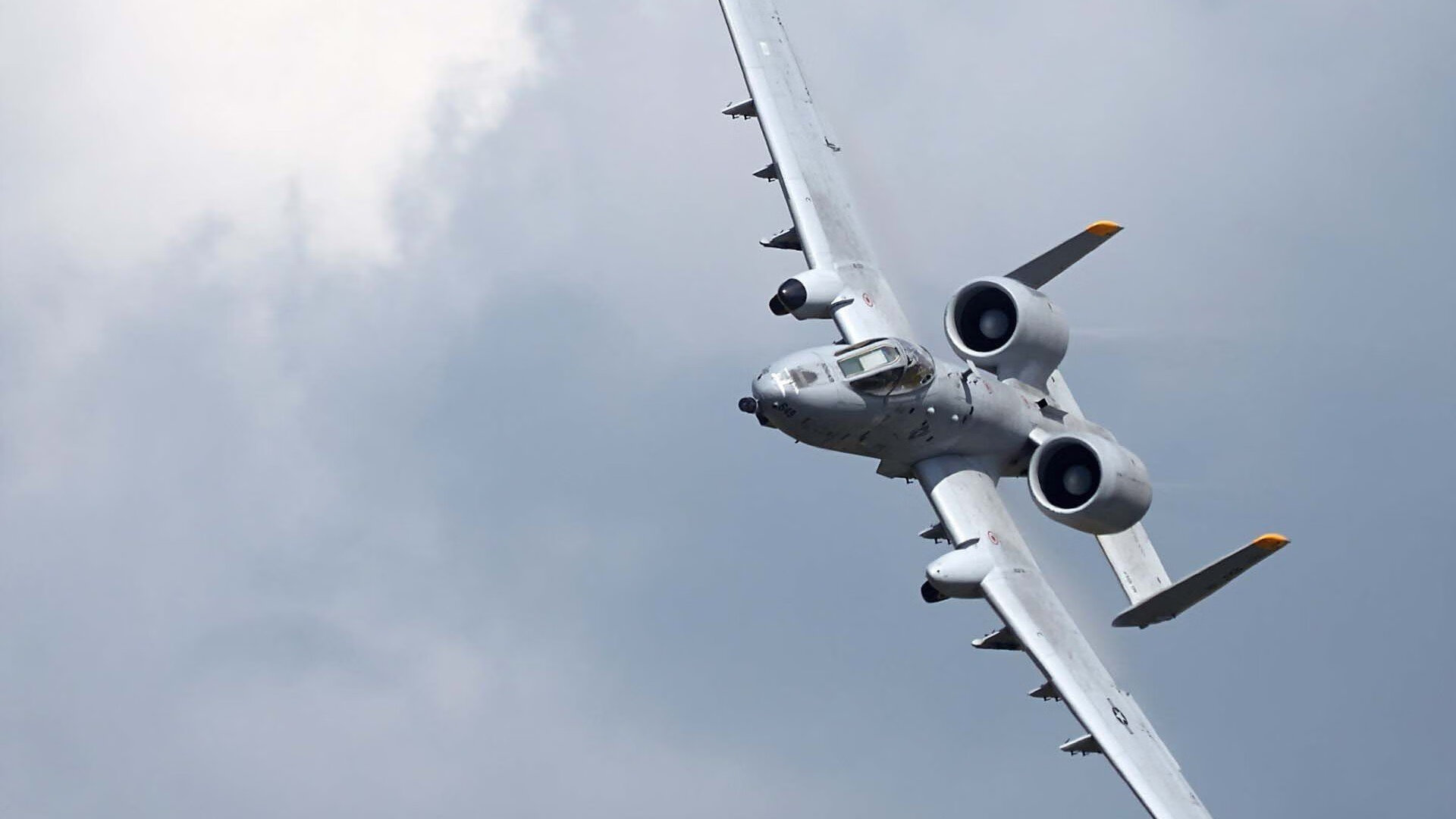 AYX体育官网-福特：随着比赛经验的积累，逐渐成全黑队必不可少的球员，福特黑武士汽车图片